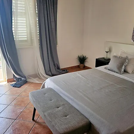 Anna Apartment Primosten