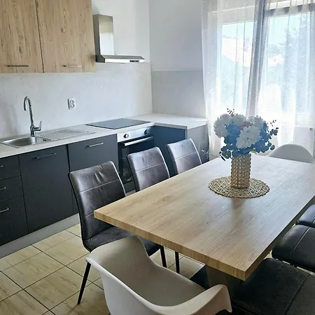 Anna Apartment