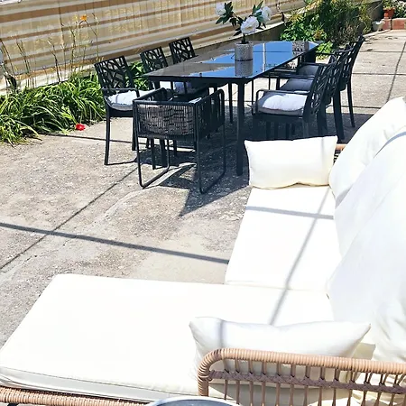 Anna Apartment *
